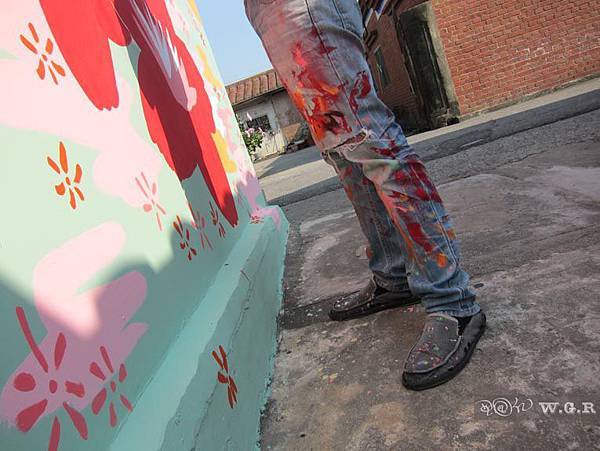 《王國仁-(阿殘) 藝術館》跟著大仁哥的藝術之旅-【嘉義縣文化局故宮南院觀光小鎮藝術彩繪】德興社區新風貌.花海(五)完工