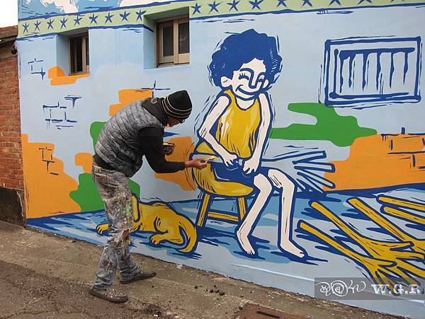 跟著大仁哥的藝術之旅-【嘉義縣文化局故宮南院觀光小鎮藝術彩繪】曬槺榔葉特色(七)完工