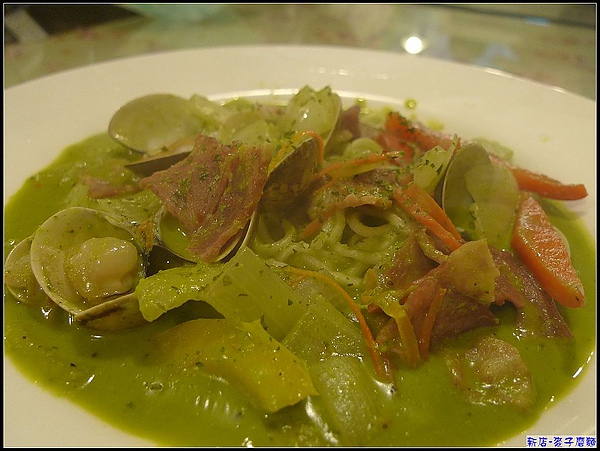 羅勒青醬培根蛤蜊麵.jpg
