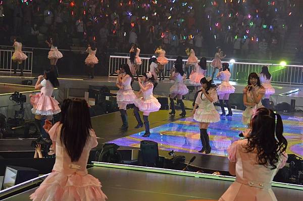 「バンザイVenus」からの「パレオはエメラルド」!2