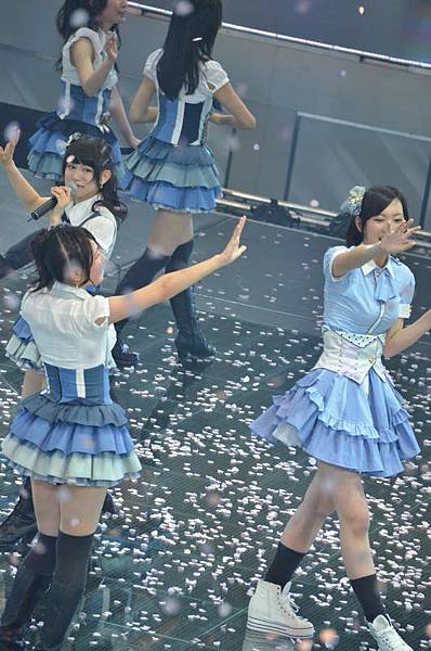 「手をつなぎながら」3 「手をつなぎながら」3