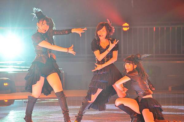 「思い出以上」「クロス」「嘘つきなダチョウ」