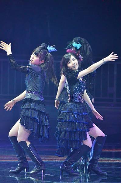 「思い出以上」「クロス」「嘘つきなダチョウ」2