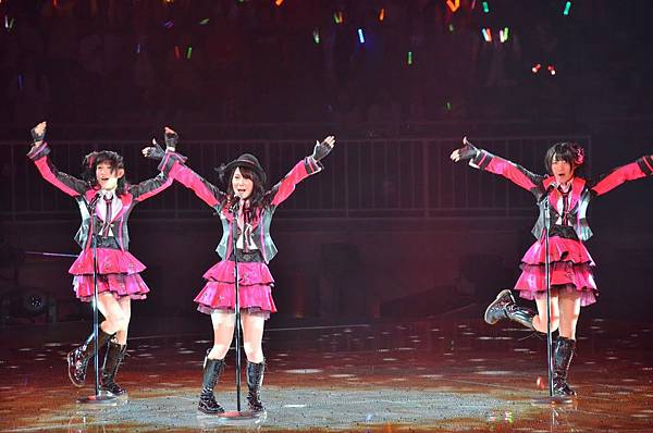 「思い出以上」「クロス」「嘘つきなダチョウ」3