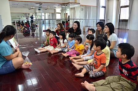 374087_2891842103724_1490416663_32073952_297283689_n (1) 374087_2891842103724_1490416663_32073952_297283689_n (1)