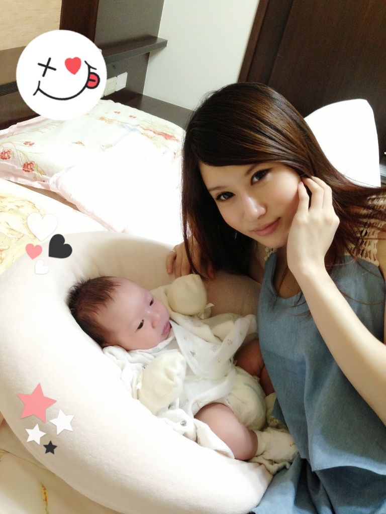 小寶貝白嫩的祕密~選用新升級嬌生嬰兒牛奶純米潤膚沐浴乳及乳液