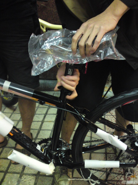 ARETE 2 組裝坐墊.JPG