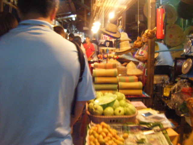 2009.3.14．Day4泰國曼谷：夜訪螢火蟲＋傳統水上市場大吃行 - 雨立今=霠