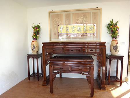 N21002.5尺8漢式神桌 紫檀色系佛桌樣式 神桌花架 觀自在神聯 木雕佛聯 佛堂設計精選.JPG N21002.5尺8漢式神桌 紫檀色系佛桌樣式 神桌花架 觀自在神聯 木雕佛聯 佛堂設計精選.JPG