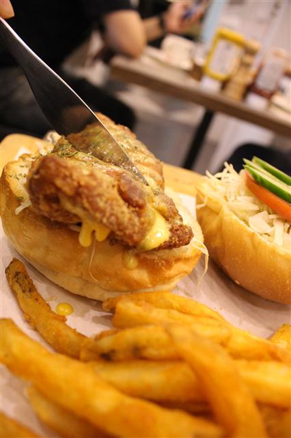 IMG_5587.JPG IMG_5587.JPG