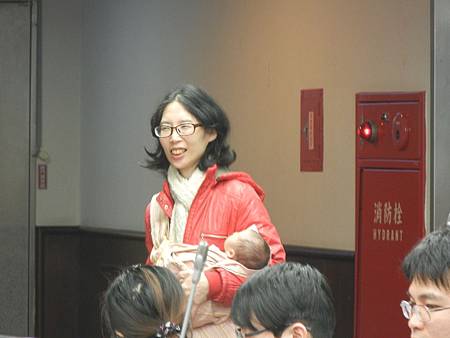 娟娟鼓勵還沒生產的媽媽 一定要親子同室.JPG