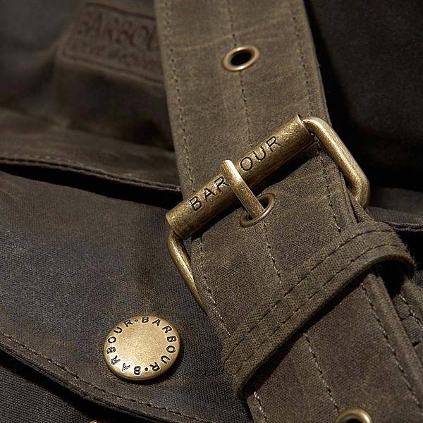 barbour-wax-touring-bag-olive-detail