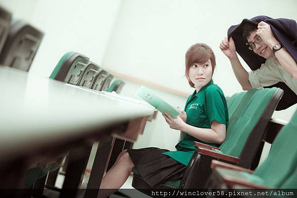 背後有小混混這樣