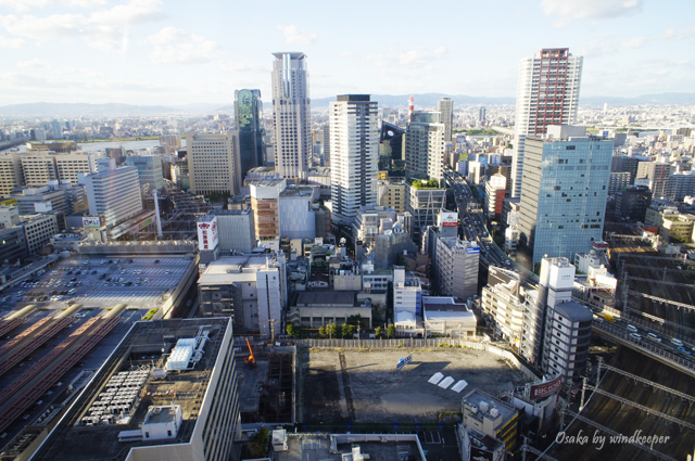 【大阪】俯瞰大阪市景的過去與現在(下)：HEP FIVE摩天輪+梅田空中庭園 (2)