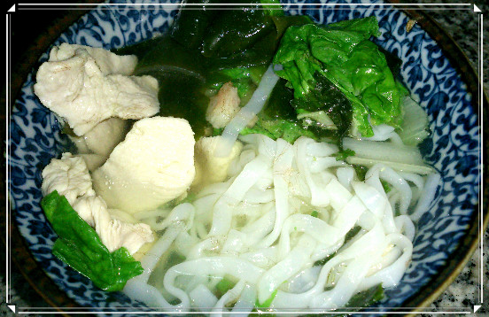 ▎體驗▎纖吃纖盈餐‧波菜雞肉香菇雞汁蒟篛麵