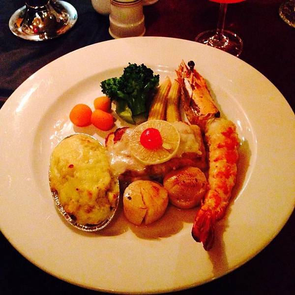 10850403_10205526449026287_1464380963_n