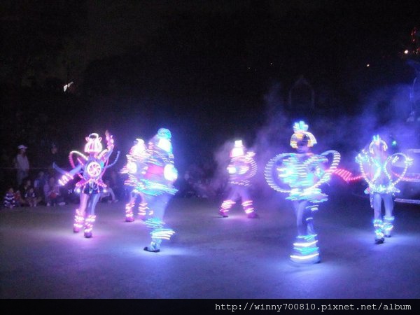 cm20111015432800bb7a2563e833c10e407155a1