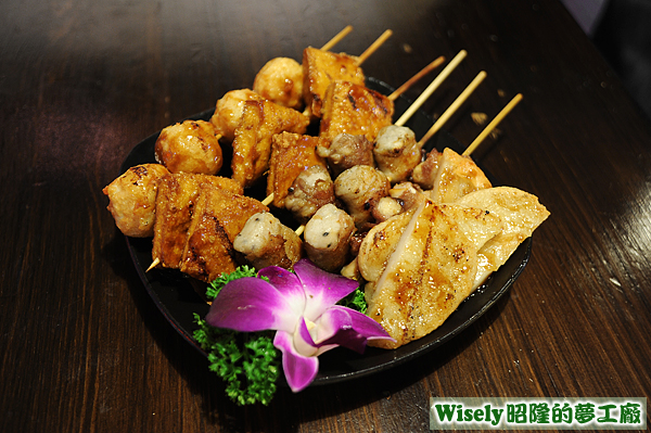 烤花枝丸、烤豆干、豚肉麻糬、豚肉杏鮑菇、烤甜不辣 烤花枝丸、烤豆干、豚肉麻糬、豚肉杏鮑菇、烤甜不辣