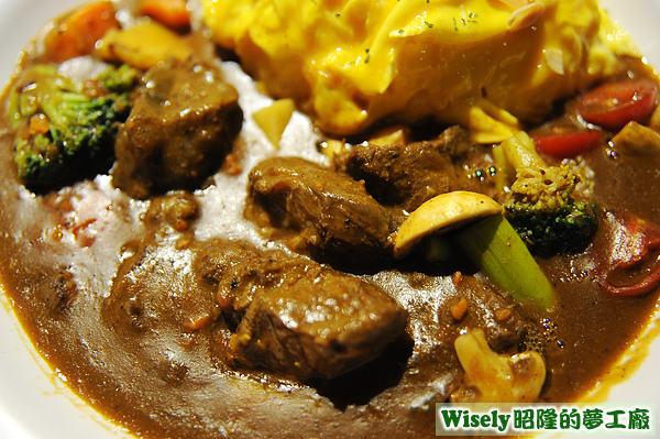 義式紅酒燉牛咖哩蛋包飯(原味) 義式紅酒燉牛咖哩蛋包飯(原味)
