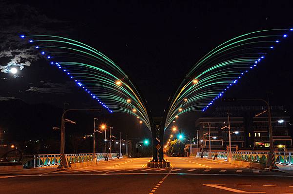 夜蝶 . 翩然起舞 * 台中大坑 . 清新橋 ( 蝴蝶橋 )