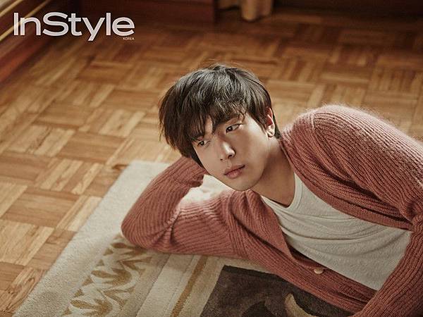 Preview of Jung Yong Hwa’s photoshoot, which will make many female fans’ hearts flutter this winter♥ Please show your interest and support the December issue of Star & Fashion Magazine, ‘InStyle’ : )
