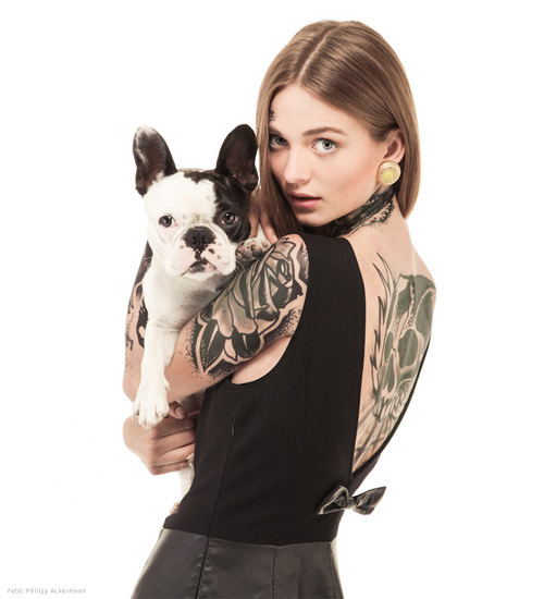 French-Bulldog-Tattooed-girl1