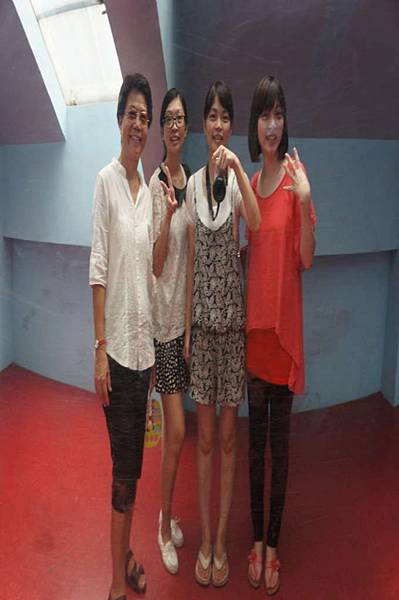 DSC01898-1024.jpg DSC01898-1024.jpg