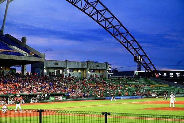 蔡明晉 v.s. 張泰山