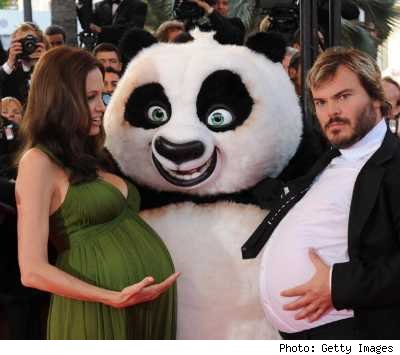 kung-fu-panda-jack-black-angelina-jolie-pregnant-express-belly-bump-stomach-france-funny.jpg