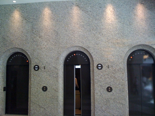 電梯.JPG