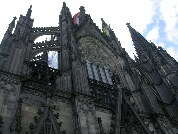 科隆大教堂,二次大戰後變得黑嘛嘛的