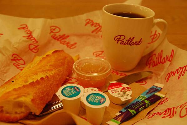 總算能吃到當地的食物了！