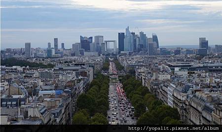 la defense la defense