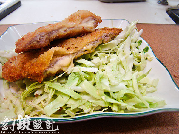 日式藍帶炸豬排_上菜1 日式藍帶炸豬排_上菜1