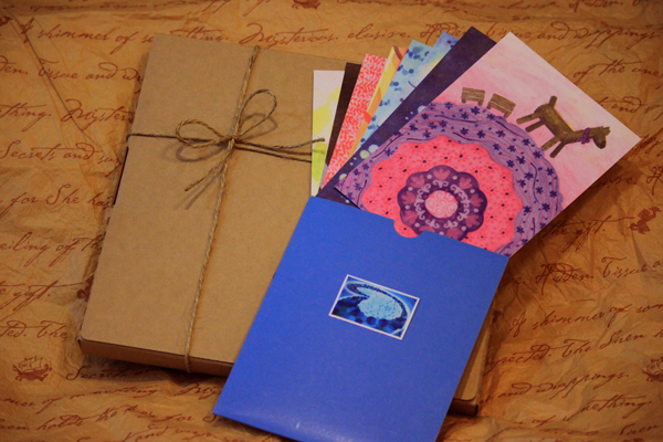 明信片組合，裝載旅行回憶的旅行包裹，送給自己或親朋好友