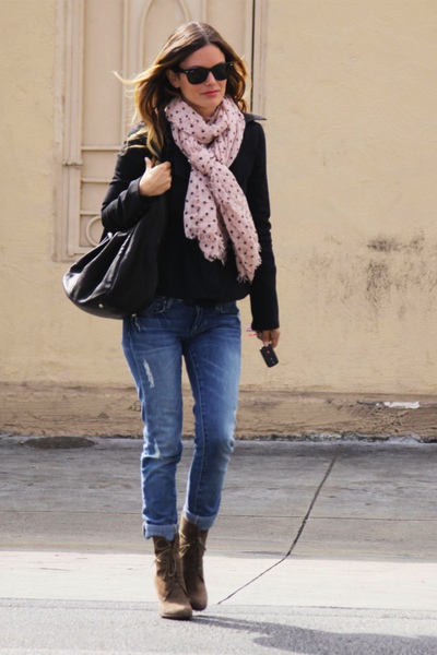 Rachel Bilson in Paige