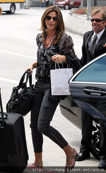 cindy crawford cargo