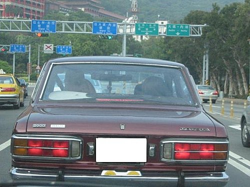 车友街拍---六和可乐娜(toyota corona 4th.)