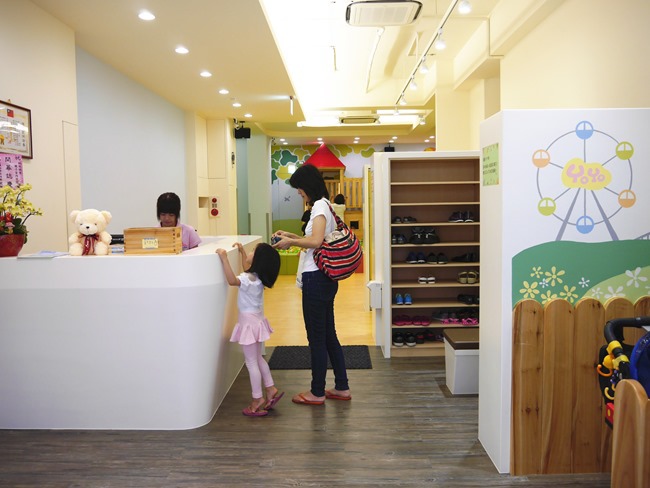 │台北。親子館│幼佑城堡。球池、音磚軌道溜溜球、攀岩、氣墊床、透明人體滾球 多元豐富的新遊樂體驗