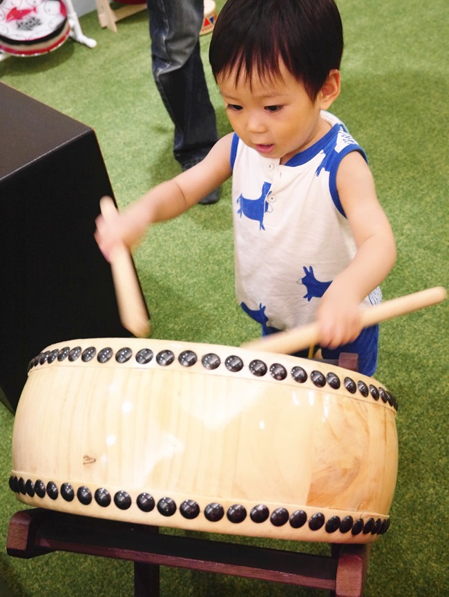 │台北。親子館│幼佑城堡。球池、音磚軌道溜溜球、攀岩、氣墊床、透明人體滾球 多元豐富的新遊樂體驗
