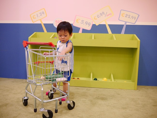 │台北。親子館│幼佑城堡。球池、音磚軌道溜溜球、攀岩、氣墊床、透明人體滾球 多元豐富的新遊樂體驗
