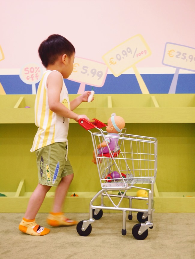 │台北。親子館│幼佑城堡。球池、音磚軌道溜溜球、攀岩、氣墊床、透明人體滾球 多元豐富的新遊樂體驗