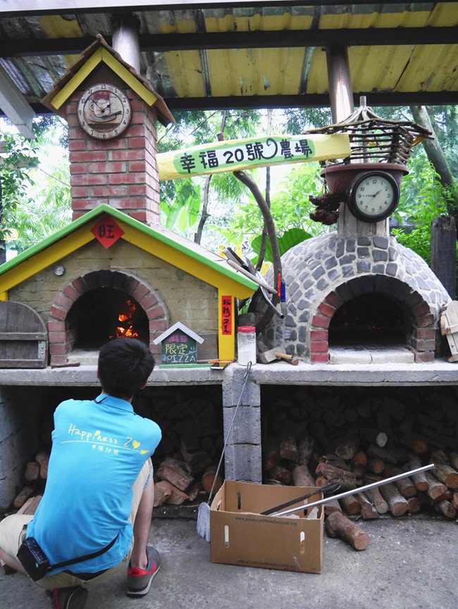 │宜蘭。冬山│幸福20號農場。窯烤pizza、樹枝簽筆、水果醋DIY童話親子樂