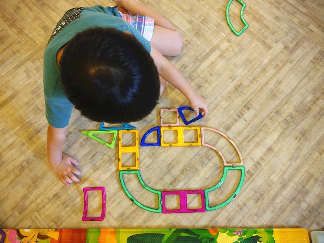 │宜蘭。礁溪│「幸福時光」親子餐廳。大黑板、獨立遊戲室、小廚師體驗、耐人尋味的文青工業風 │宜蘭。礁溪│「幸福時光」親子餐廳。大黑板、獨立遊戲室、小廚師體驗、耐人尋味的文青工業風