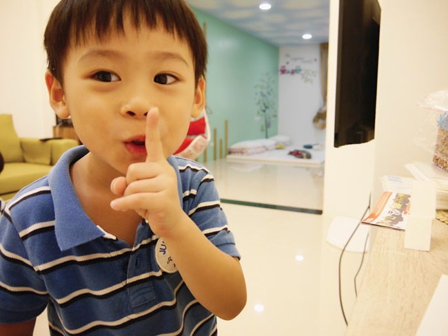 法國「namaki幼童天然彩繪組+可撕式水性指甲油+造型指甲貼紙」。萬聖節開趴「妝」很大!萬聖節、生日、Dress Code派對 法國「namaki幼童天然彩繪組+可撕式水性指甲油+造型指甲貼紙」。萬聖節開趴「妝」很大!萬聖節、生日、Dress Code派對