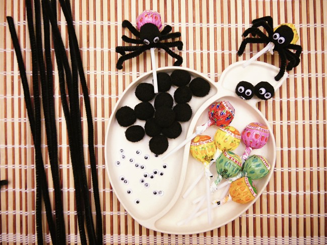 萬聖節親子手作「棒棒糖毛根蜘蛛」DIY。不給糖就搗蛋！