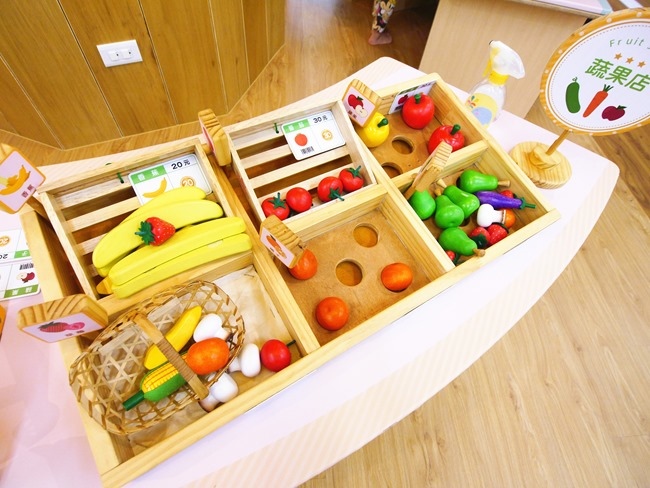 │台北。親子館│信誼小太陽親子館。樹屋森林球池、家家酒市集、探索迷宮、親子共樂小天地 │台北。親子館│信誼小太陽親子館。樹屋森林球池、家家酒市集、探索迷宮、親子共樂小天地