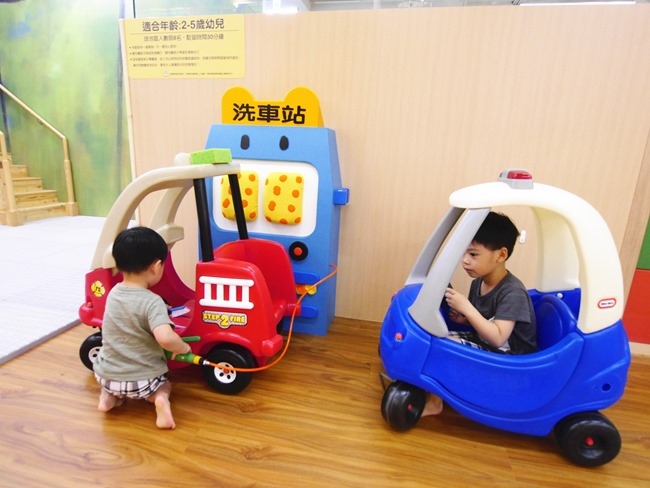 │台北。親子館│信誼小太陽親子館。樹屋森林球池、家家酒市集、探索迷宮、親子共樂小天地 │台北。親子館│信誼小太陽親子館。樹屋森林球池、家家酒市集、探索迷宮、親子共樂小天地