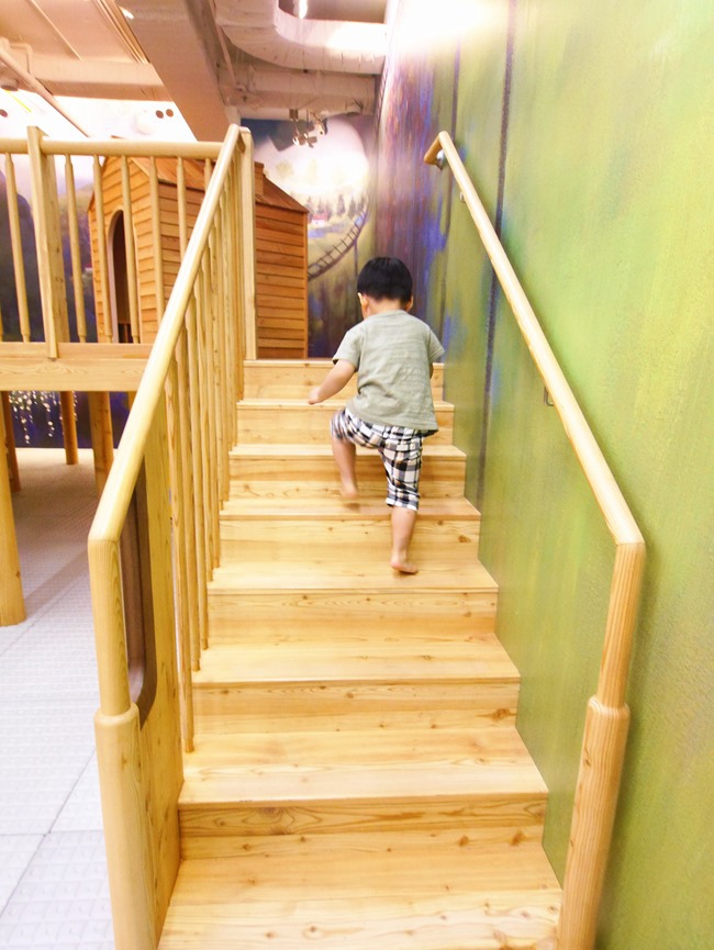 │台北。親子館│信誼小太陽親子館。樹屋森林球池、家家酒市集、探索迷宮、親子共樂小天地 │台北。親子館│信誼小太陽親子館。樹屋森林球池、家家酒市集、探索迷宮、親子共樂小天地