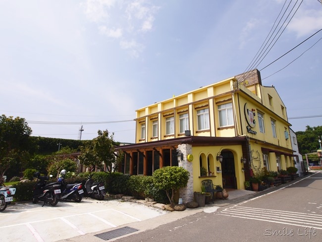 │食。頭份│儷池咖啡屋。自然鄉村童趣餐廳。草坪、餵魚親子近郊首選 │食。頭份│儷池咖啡屋。自然鄉村童趣餐廳。草坪、餵魚親子近郊首選